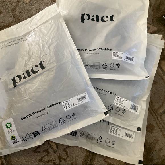 ❤️SOLD❤️Bundle 4x Pact Organic Cotton Go To Pocket Leggings With Matching Tops - Picture 4 of 10